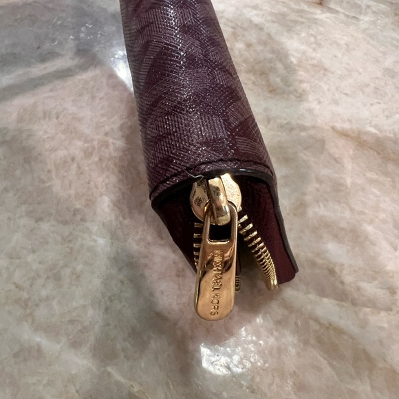 M Kors NWOT Merlot purple monogram Wristlet Wallet - Picture 8 of 12